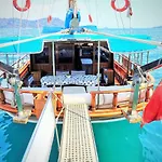 Ide Yacht Hotel