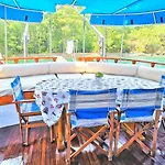 Ide Yacht Hotel